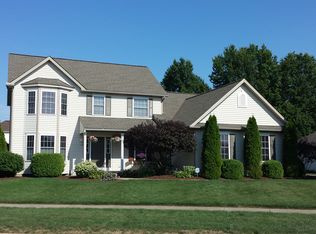 7065 Hunters Ridge Ln, Olmsted Township, OH 44138