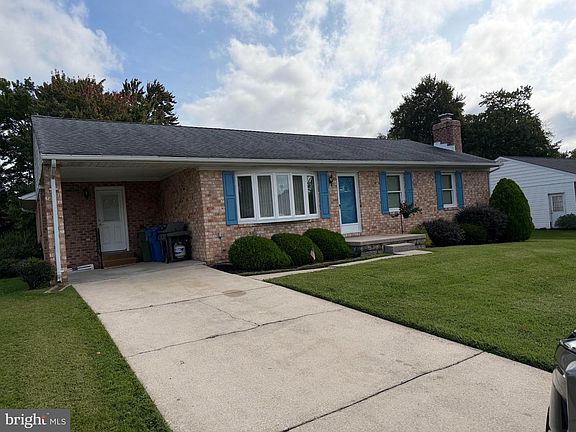 3rd image of 607 Winslow Dr