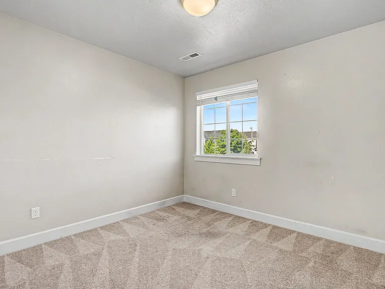 5140 N Elmstone Ave — Photo 24