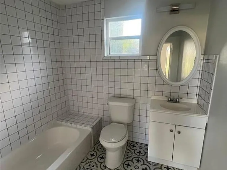 1518 Freeman St — Photo 7