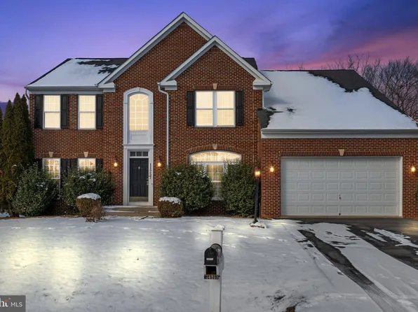 11257 Suffolk Dr, Hagerstown, MD 21742