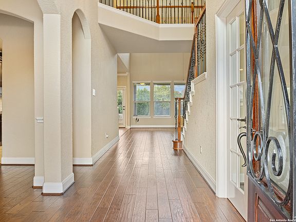 3rd image of 5326 Tulip Bend