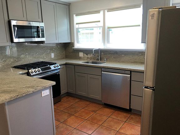 3rd image of 1106 Pine St #A
