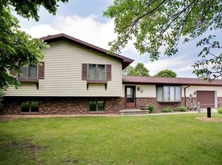 N9174 Van Dyne Rd, Van Dyne, WI 54979