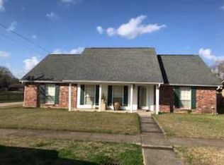 802 Huval St, Broussard, LA 70518