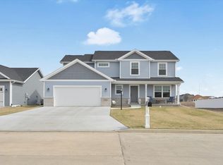 1510 Bluegrass Ln, Champaign, IL 61822