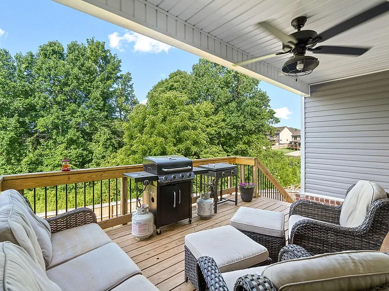 1055 Barnhill Rd — Photo 27