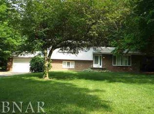 4997 Camelback Rd, Heyworth, IL 61745