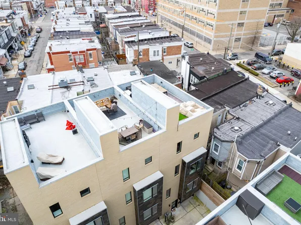 1305 N 27th St Unit 3, Philadelphia, PA 19121