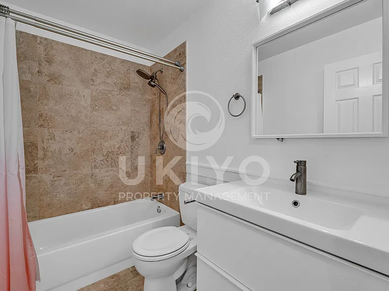 620 Alcatraz Ave #D — Photo 16