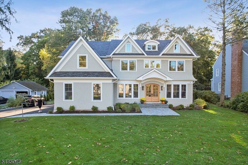 7 Tioga Pass, Short Hills, NJ 07078 Zillow