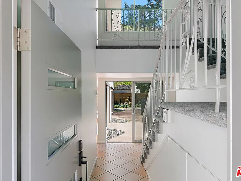 1054 Enchanted Way — Photo 4