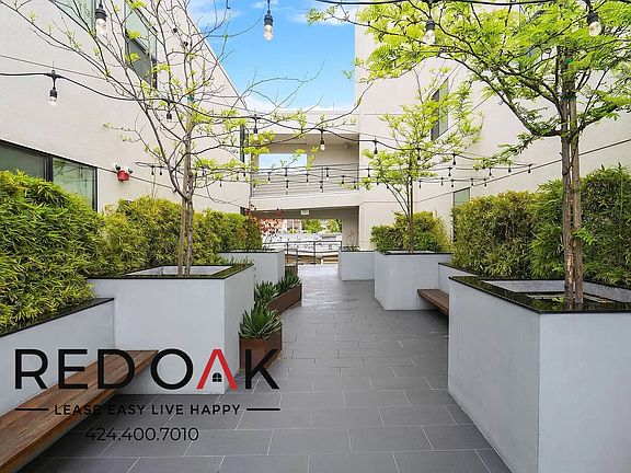3rd image of 2409 Griffith Park Blvd APT 305