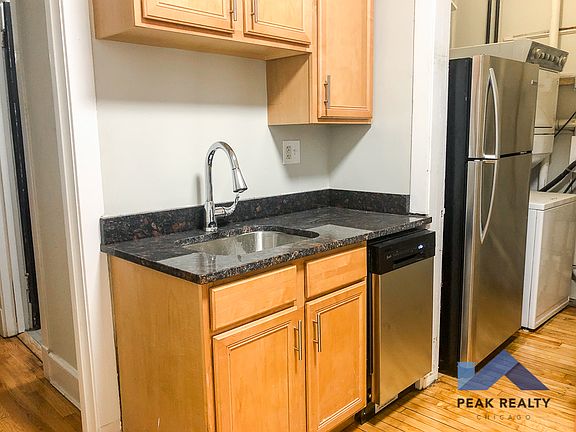 4th image of 3700 N Fremont St #3702-1