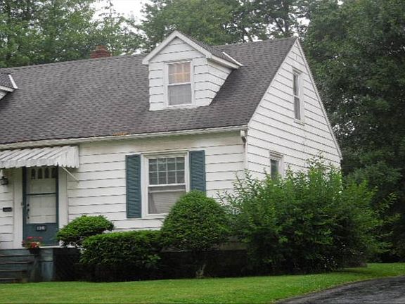 3rd image of 1040 Meadowbrook Ave SE