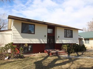 1008 N Cody Ave, Hardin, MT 59034