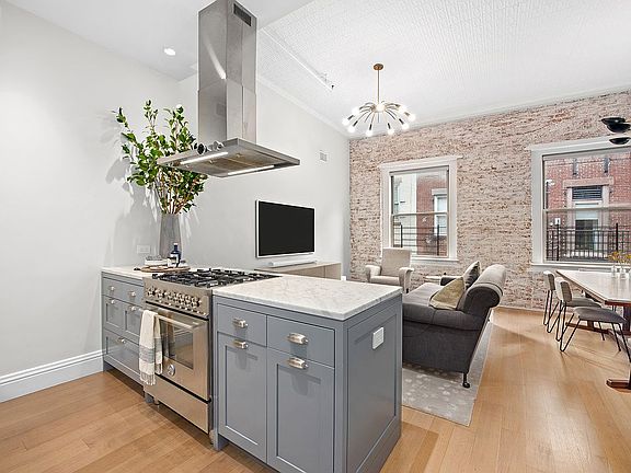 3rd image of 80 Leonard St APT 5H