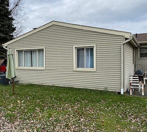 4th image of 2298 Ross Dr
