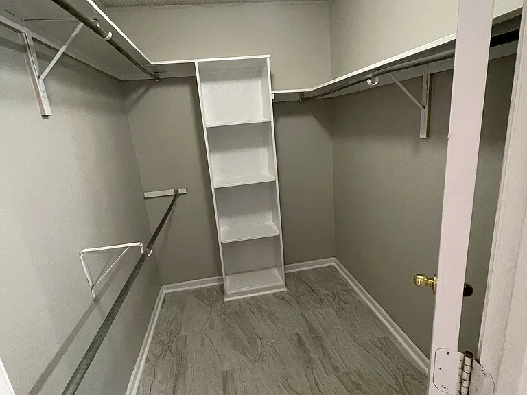 22-01 Blair Rd — Photo 16