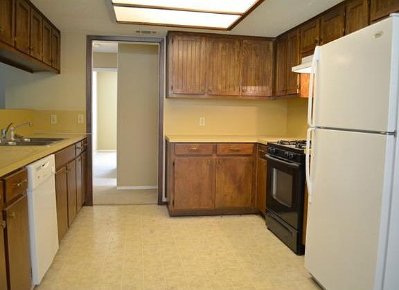 5th image of 1016 Greenhill Dr