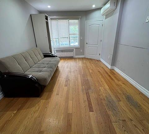 4th image of 6324 Saunders Street
