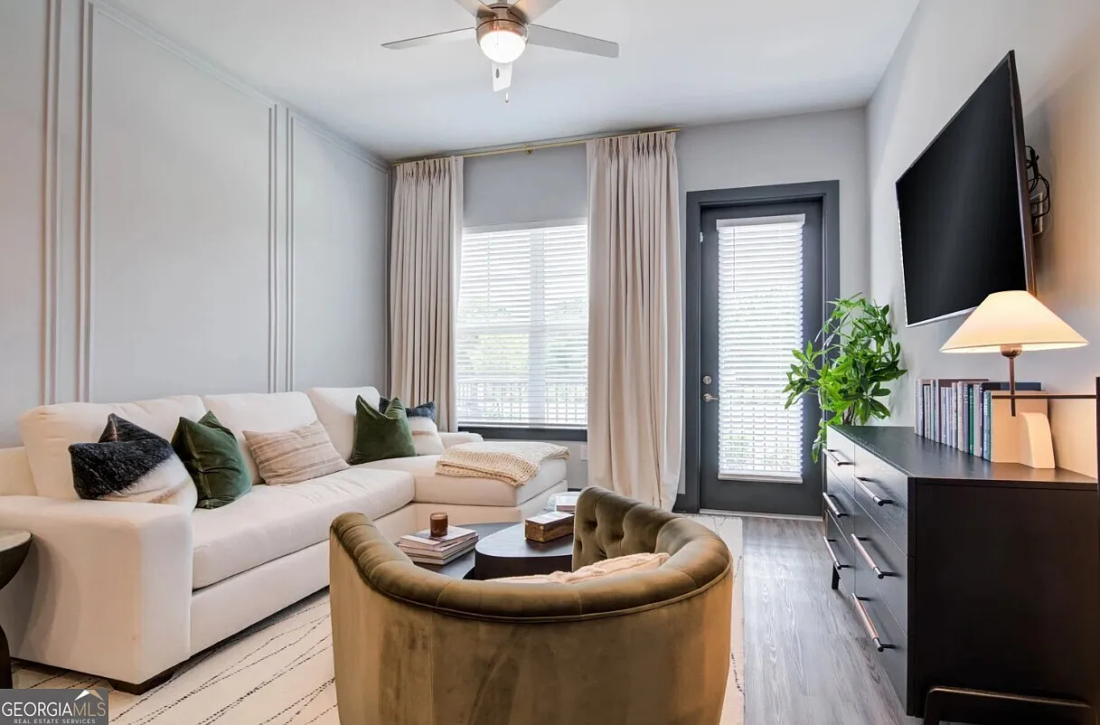 1 bed, 1.0 bath, 862 sqft, $1,771 — Photo 3