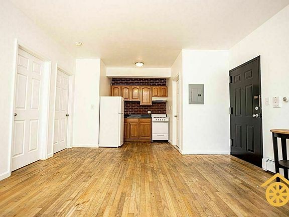 2nd image of 244 Devoe St #1G