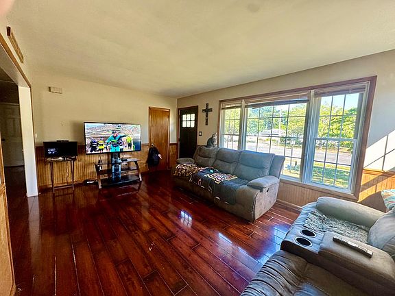 2nd image of 625 Passmore Ave