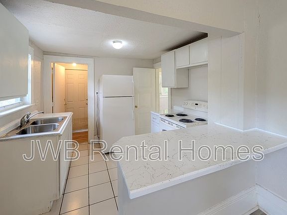 2nd image of 203 17th St W #1
