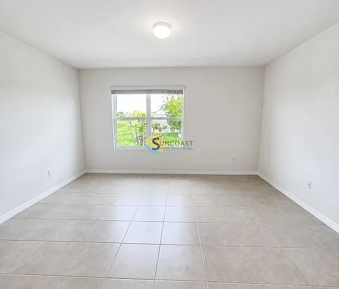 2518 NE 6th Pl — Photo 16