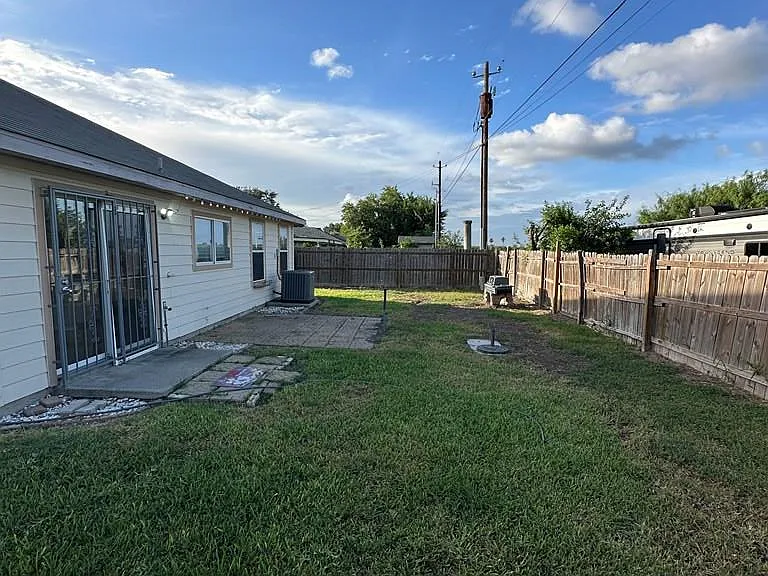 113 Park Ln E — Photo 18
