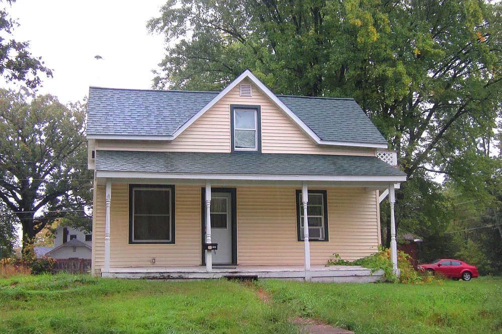 3 bed, 1200 sqft, $1,150 — Photo 1