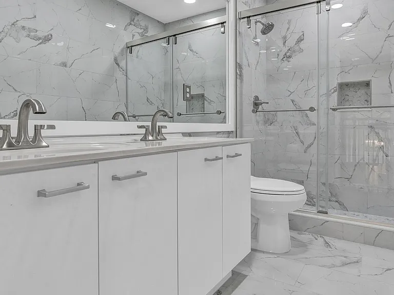 10290 NW 60th Pl — Photo 37