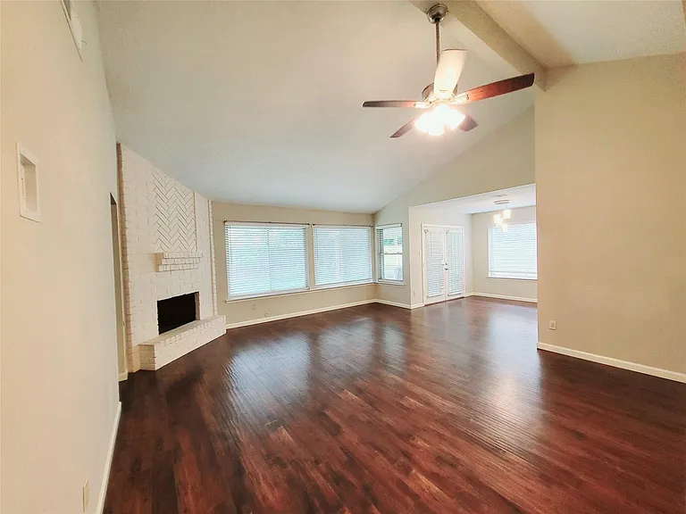 2711 S Brompton Dr — Photo 3