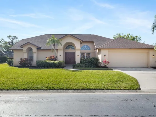 4901 Fallcrest Cir, Sarasota, FL 34233