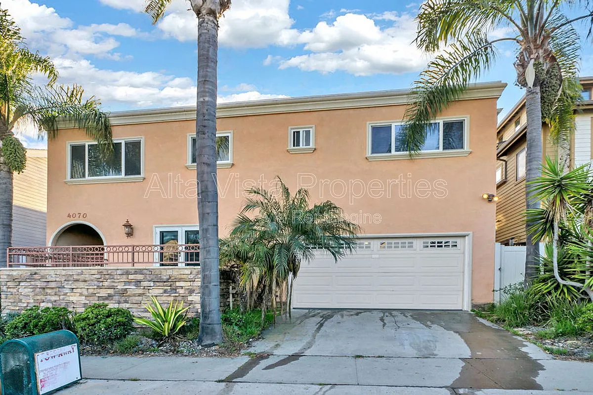 Building Photo - 4070 Morrell St #4