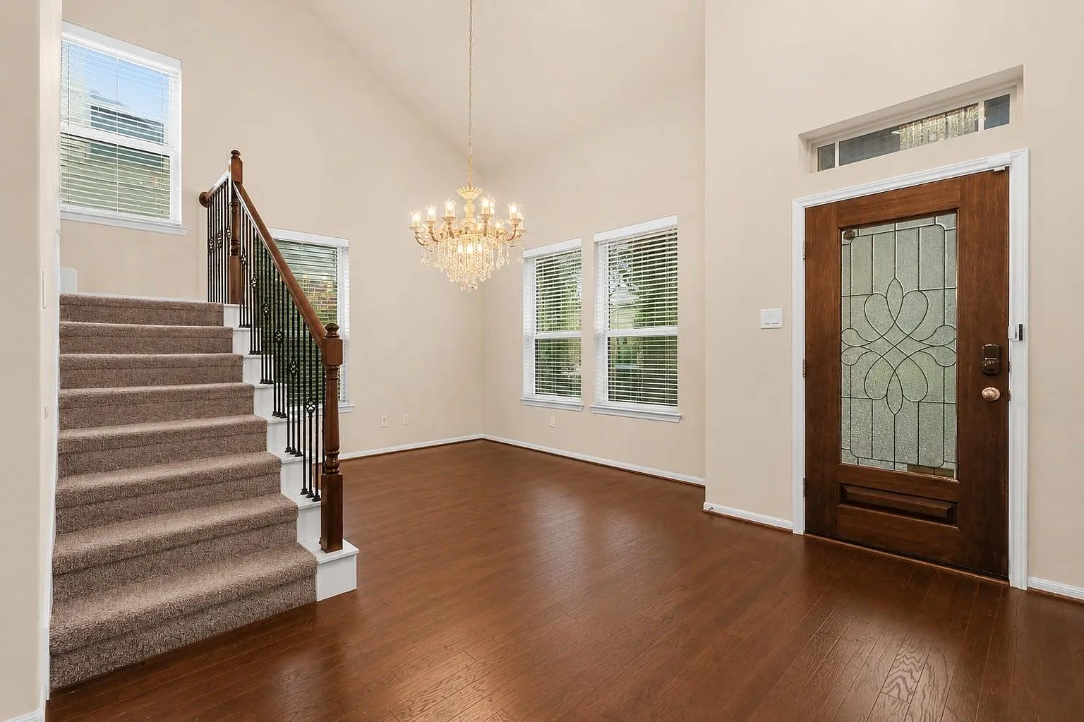 4 bed, 3.5 bath, 3359 sqft, $3,250 — Photo 4