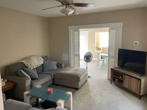 2041 Murray Hill Rd, Cleveland, OH 44106