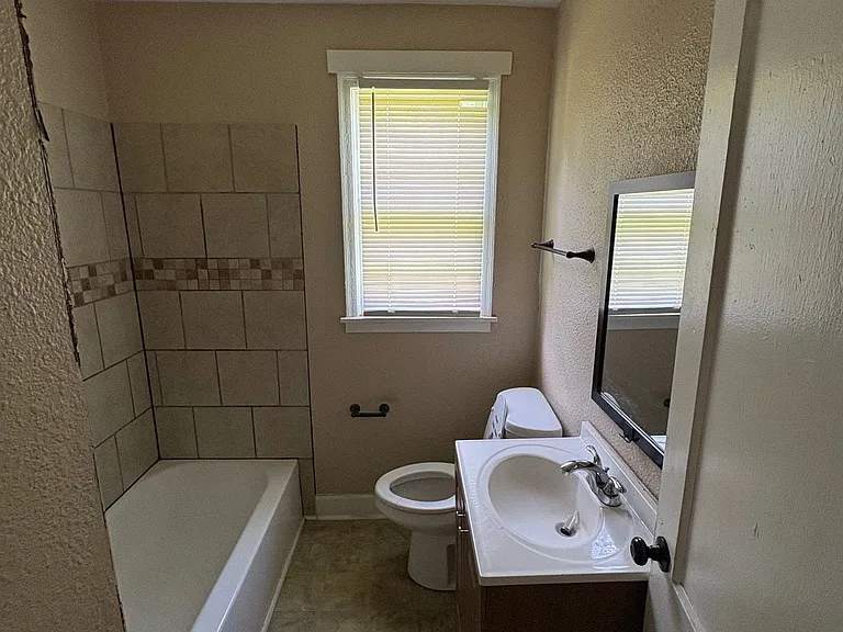149 E McKellar Ave — Photo 6