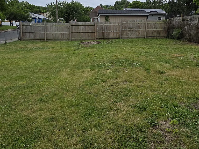 203 Midland Ave — Photo 2