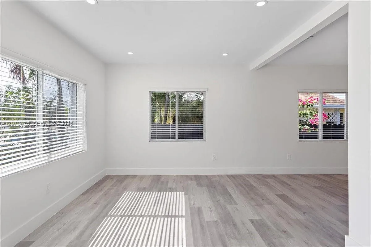 Hialeah 8th Addn — Photo 3
