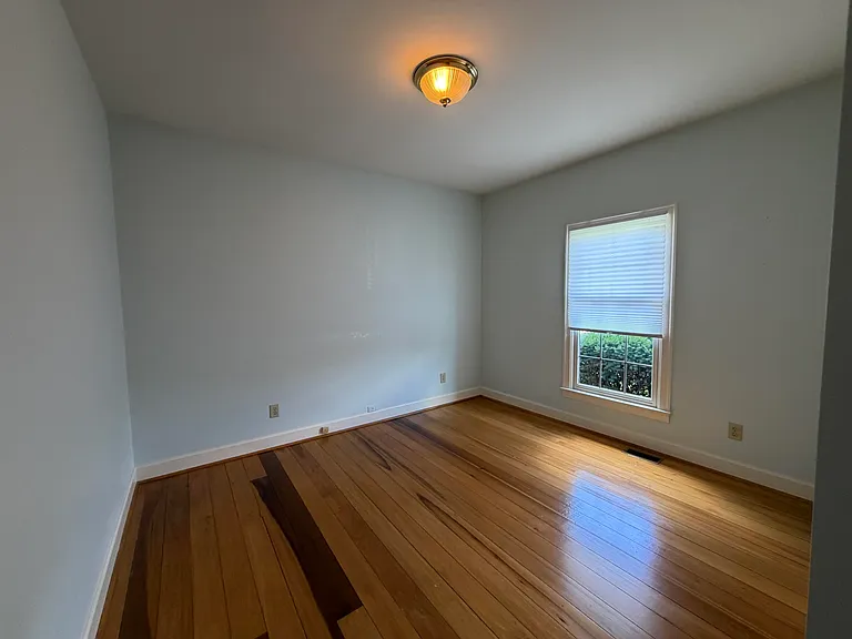 1112 Pepperhill Cir — Photo 22