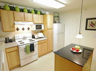 1414 Avion Rdg APT 104, Arnold, MO 63010