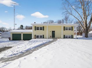 908 Springcrest Blvd, Jackson, MI 49203