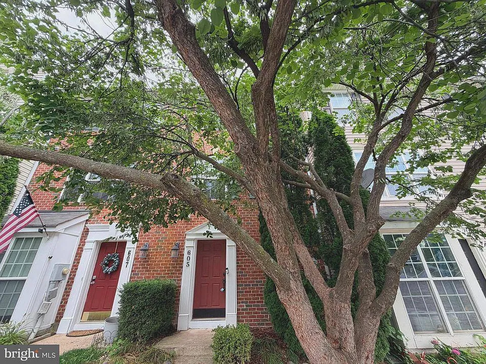 605 Tivoli Rd