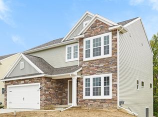 481 Knollwood Dr, Ortonville, MI