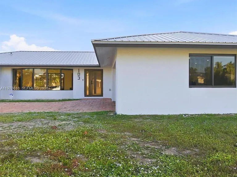 103 Tropicana Dr — Photo 36