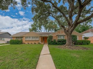 7906 Braesview Ln, Houston, TX 77071