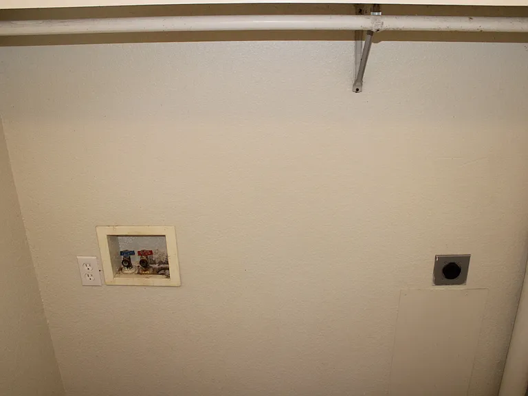 432 N Chestnut St #7 — Photo 5