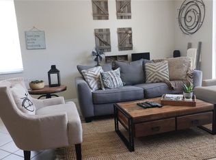 2076 Hacienda Ter #2076, Weston, FL 33327